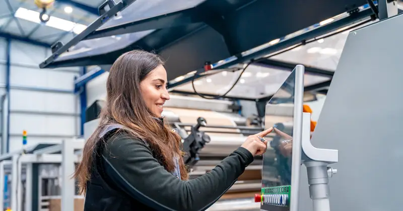 Por qué debes eliminar el papel de tus órdenes de fabricación